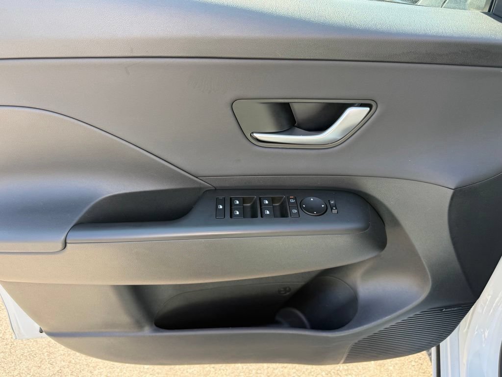 Certified 2025 Hyundai Kona Limited FWD image 29