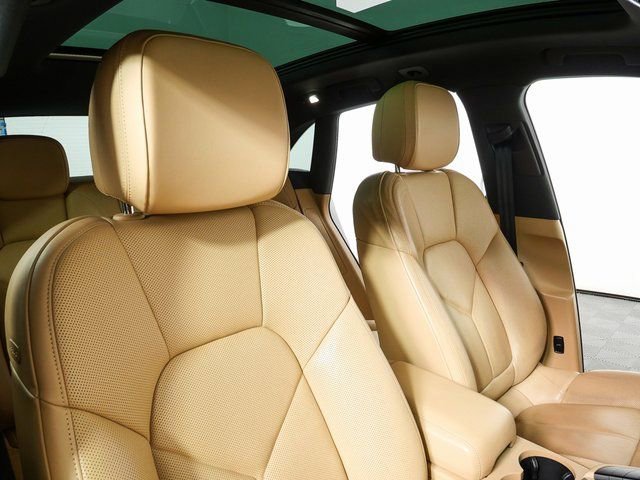 Used 2017 Porsche Macan S image 25