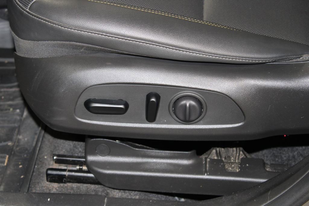 Used 2024 Chevrolet Trax ACTIV w/ Sunroof Package FWD image 14