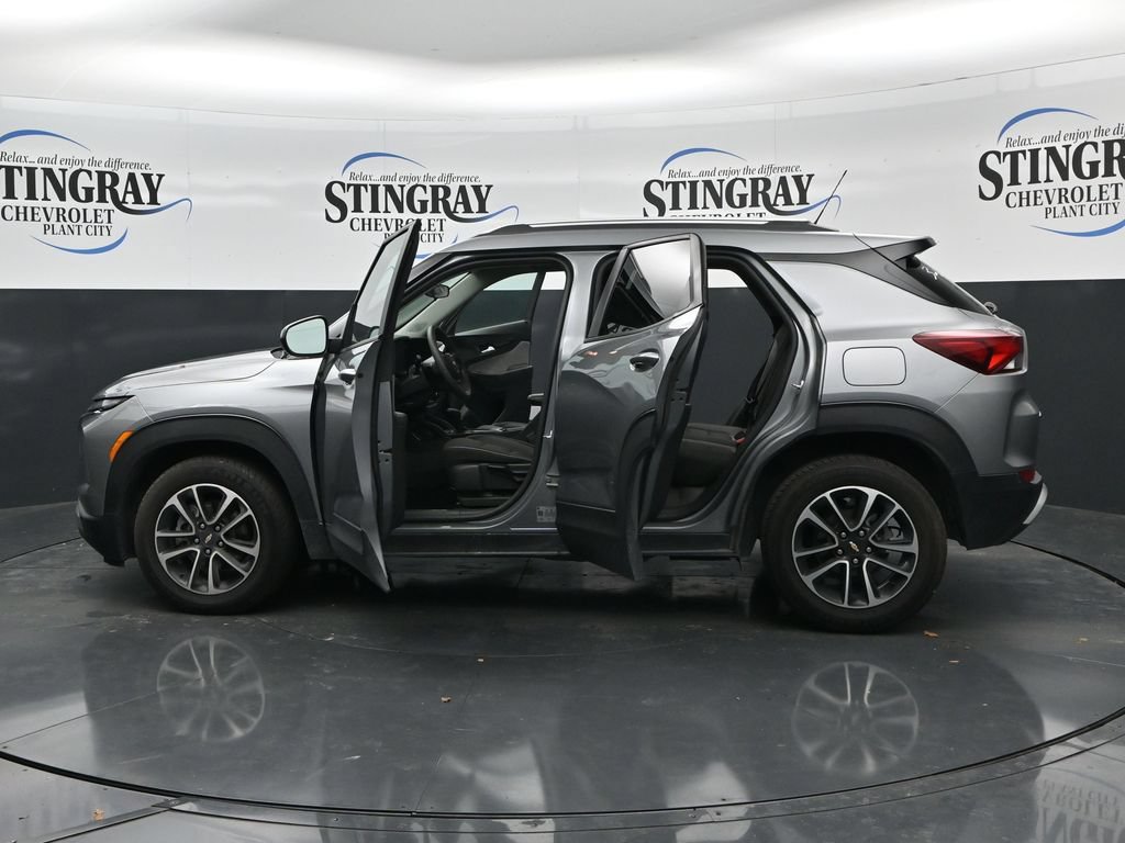 Used 2025 Chevrolet TrailBlazer LT FWD image 37