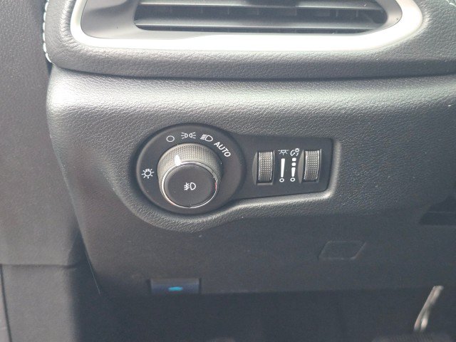 New 2026 Chrysler Pacifica Select w/ S Appearance Package FWD image 28
