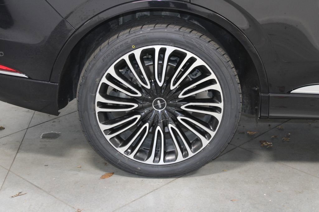 Used 2022 Lincoln Aviator Black Label w/ Class IV Trailer Tow Package image 14
