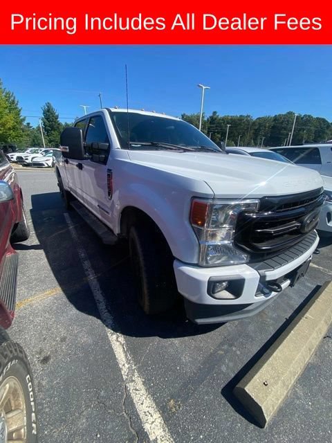Used 2022 Ford F250 XLT w/ Black Appearance Package AWD/4WD image 3