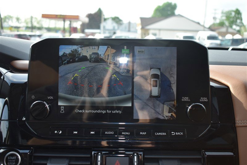 Used 2022 Nissan Pathfinder Platinum w/ Cargo Package image 18