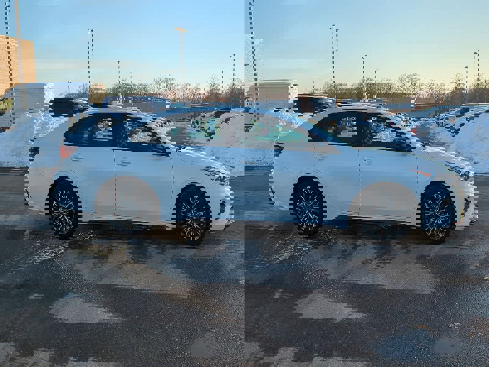 Used 2023 Kia Forte GT-Line w/ GT-Line Premium Package image 9