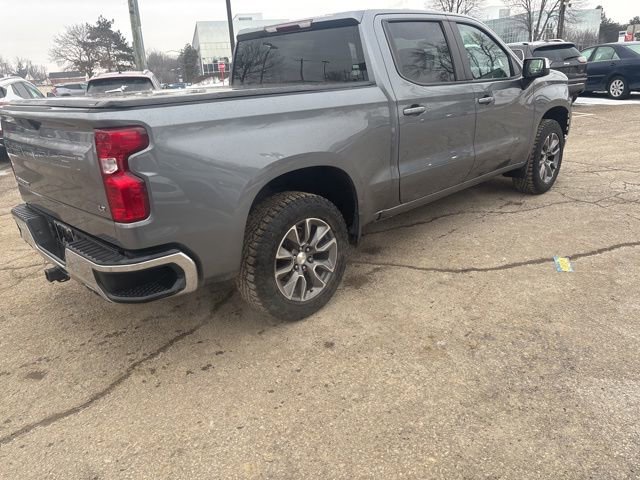 Used 2021 Chevrolet Silverado 1500 LT image 3