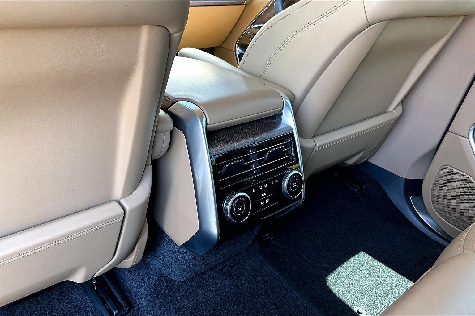 Certified 2023 Land Rover Range Rover SE AWD/4WD image 33