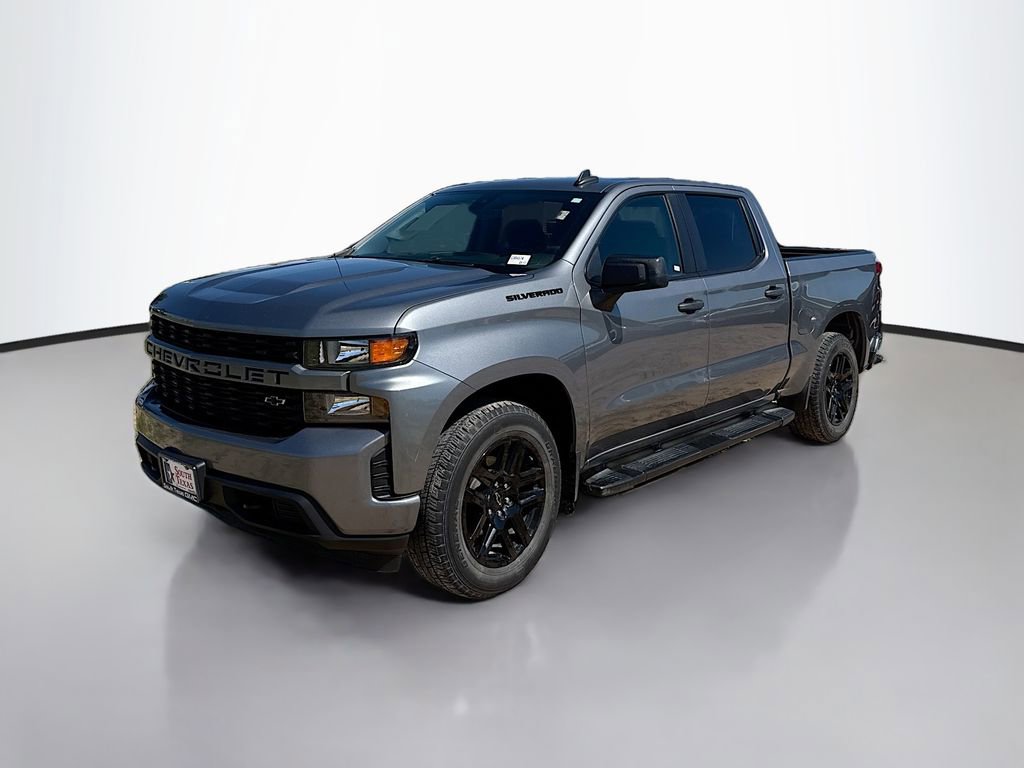 Used 2022 Chevrolet Silverado 1500 Custom w/ LPO, Blackout Package RWD image 3