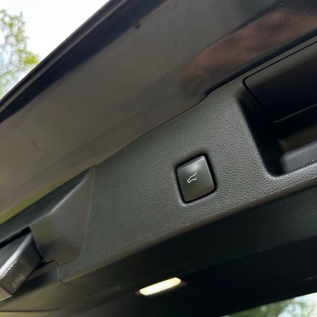 Used 2022 Ford Escape Titanium w/ Titanium Premium Package image 11