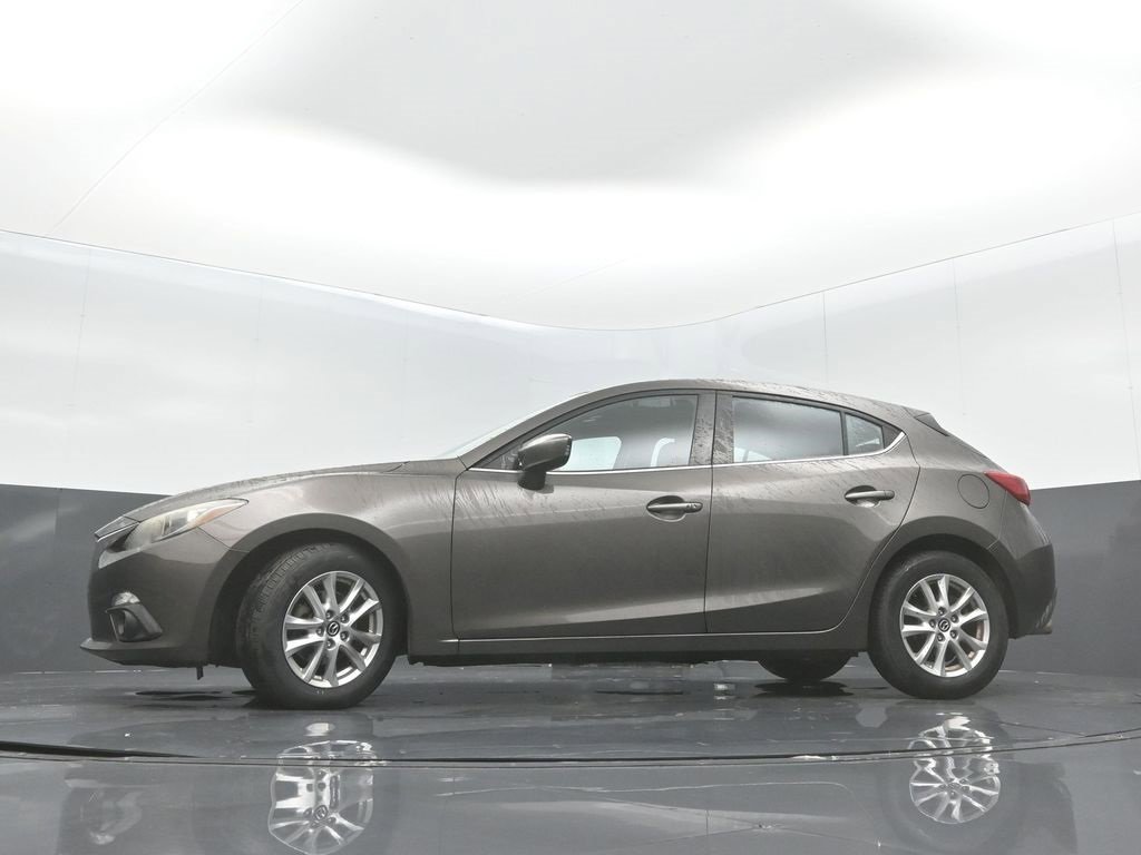 Used 2016 MAZDA MAZDA3 i Touring w/ Popular Equipment Package image 29