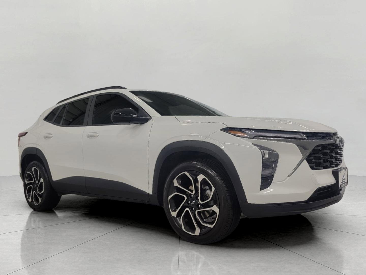 Used 2025 Chevrolet Trax RS w/ Sunroof Package image 1