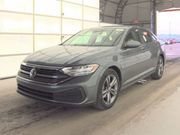 Used 2024 Volkswagen Jetta SE image 4
