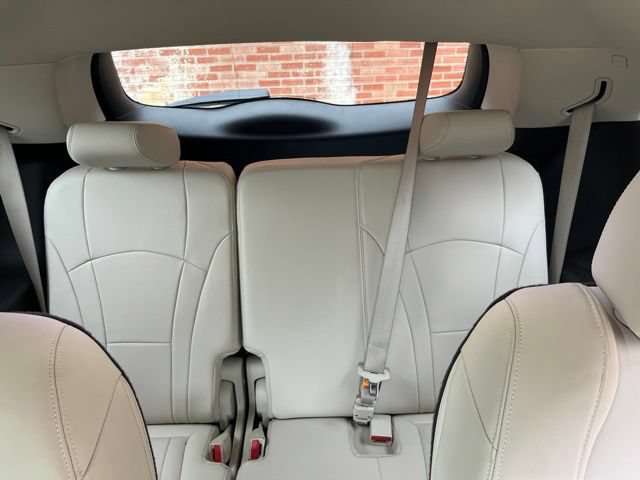 Used 2022 Buick Enclave Essence FWD image 17