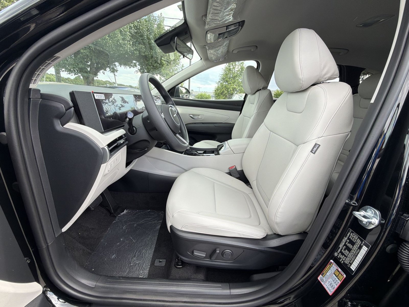 New 2026 Hyundai Tucson SEL Plus w/ Tow & Go Package FWD image 13