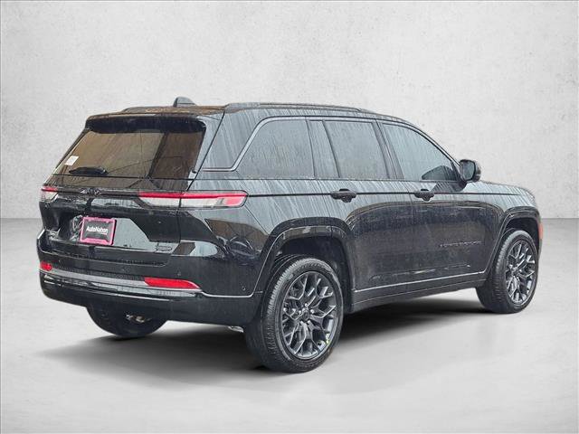 New 2027 Jeep Grand Cherokee Summit AWD/4WD image 2