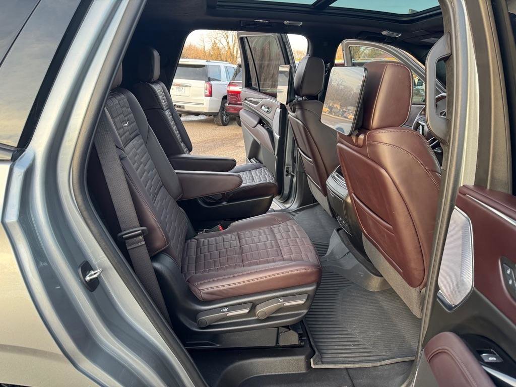 Used 2024 Cadillac Escalade V w/ LPO, ONYX Package image 29