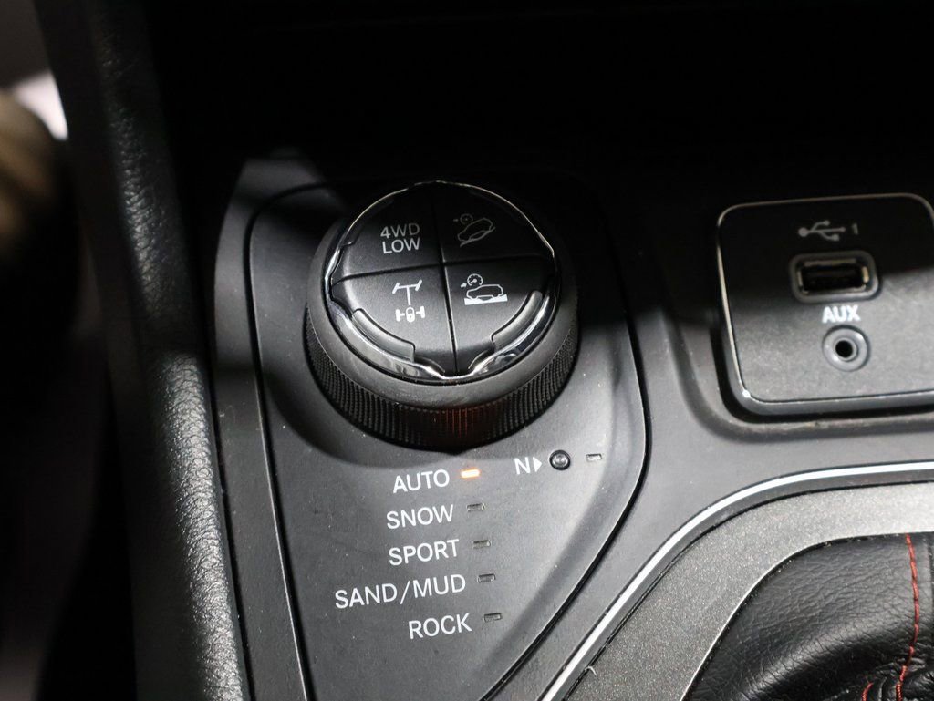 Used 2022 Jeep Cherokee Trailhawk w/ Comfort/Convenience Group image 29