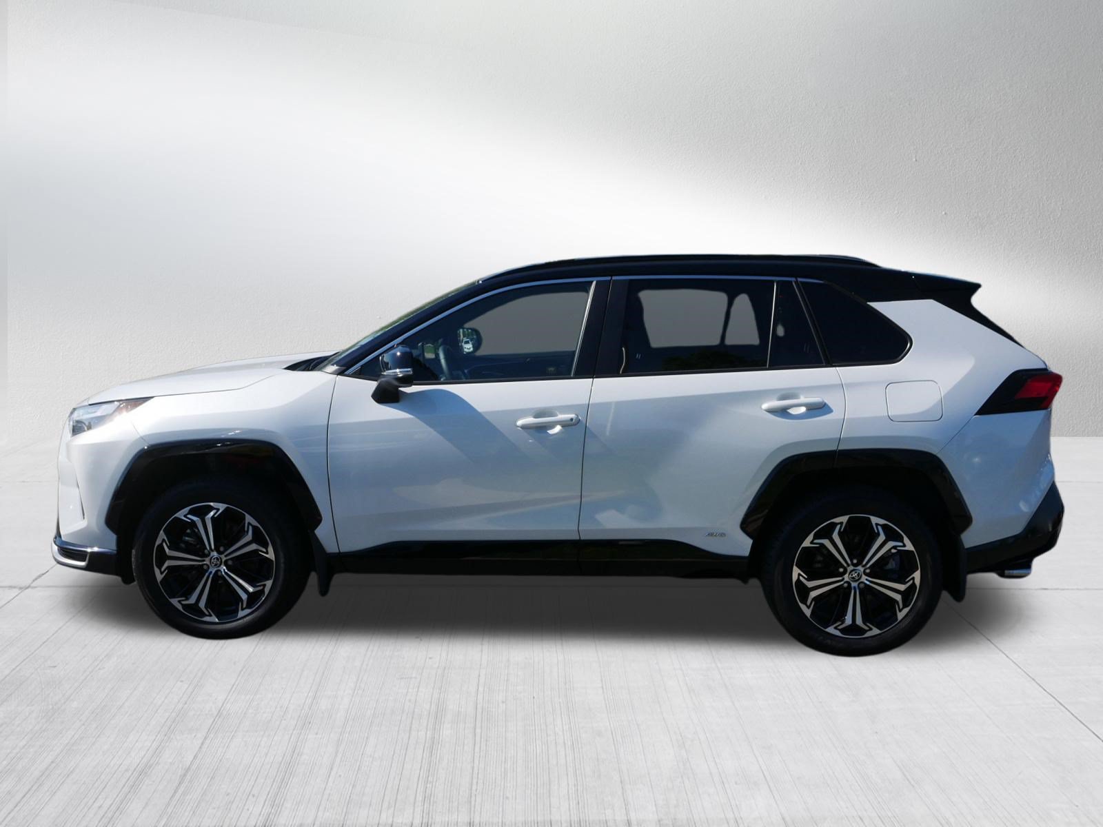 Certified 2025 Toyota RAV4 XSE w/ Weather Package AWD/4WD image 4