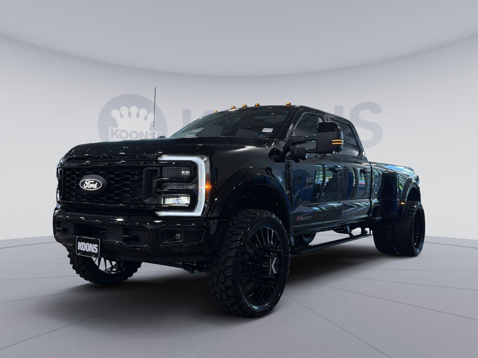 New 2026 Ford F450 Platinum w/ Platinum Plus Package AWD/4WD image 1