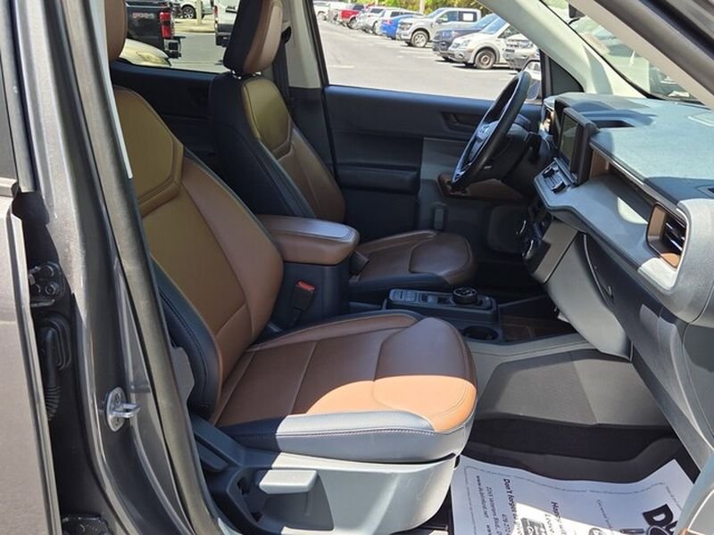 Used 2023 Ford Maverick Lariat w/ Lariat Luxury Package FWD image 17