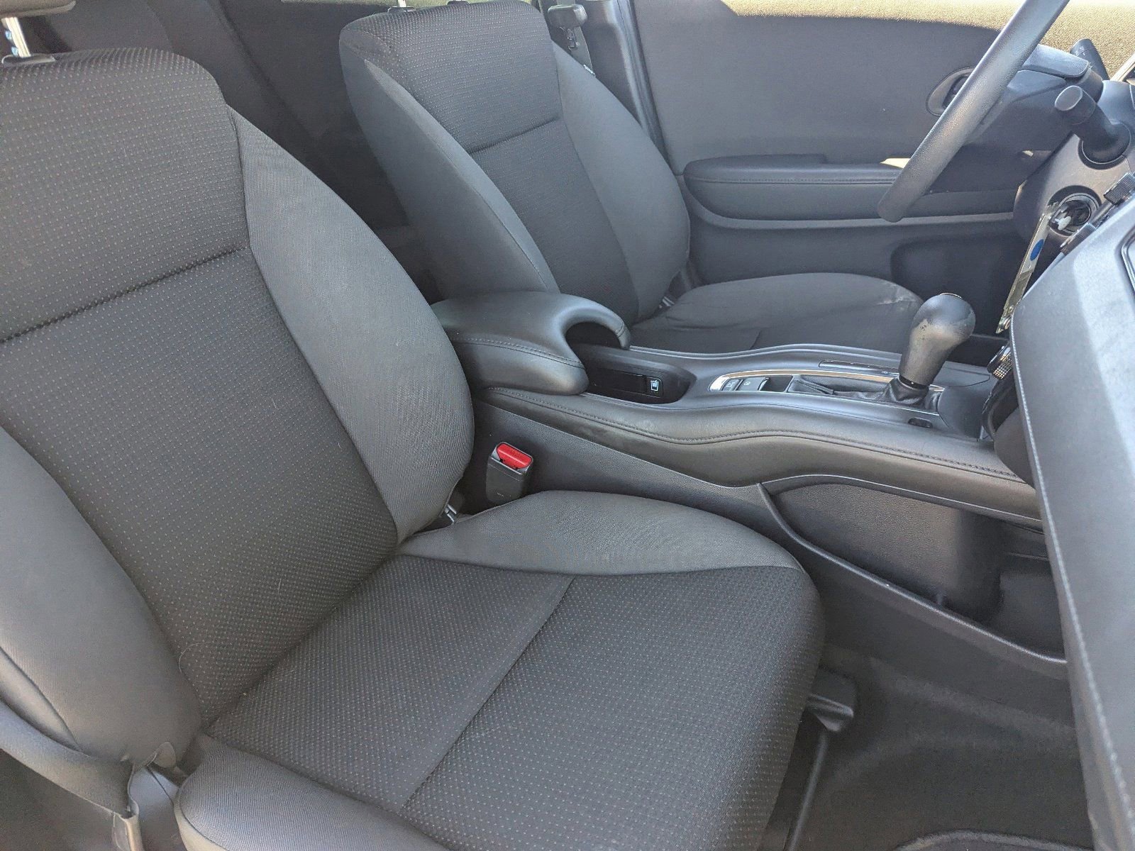 Used 2020 Honda HR-V LX image 11