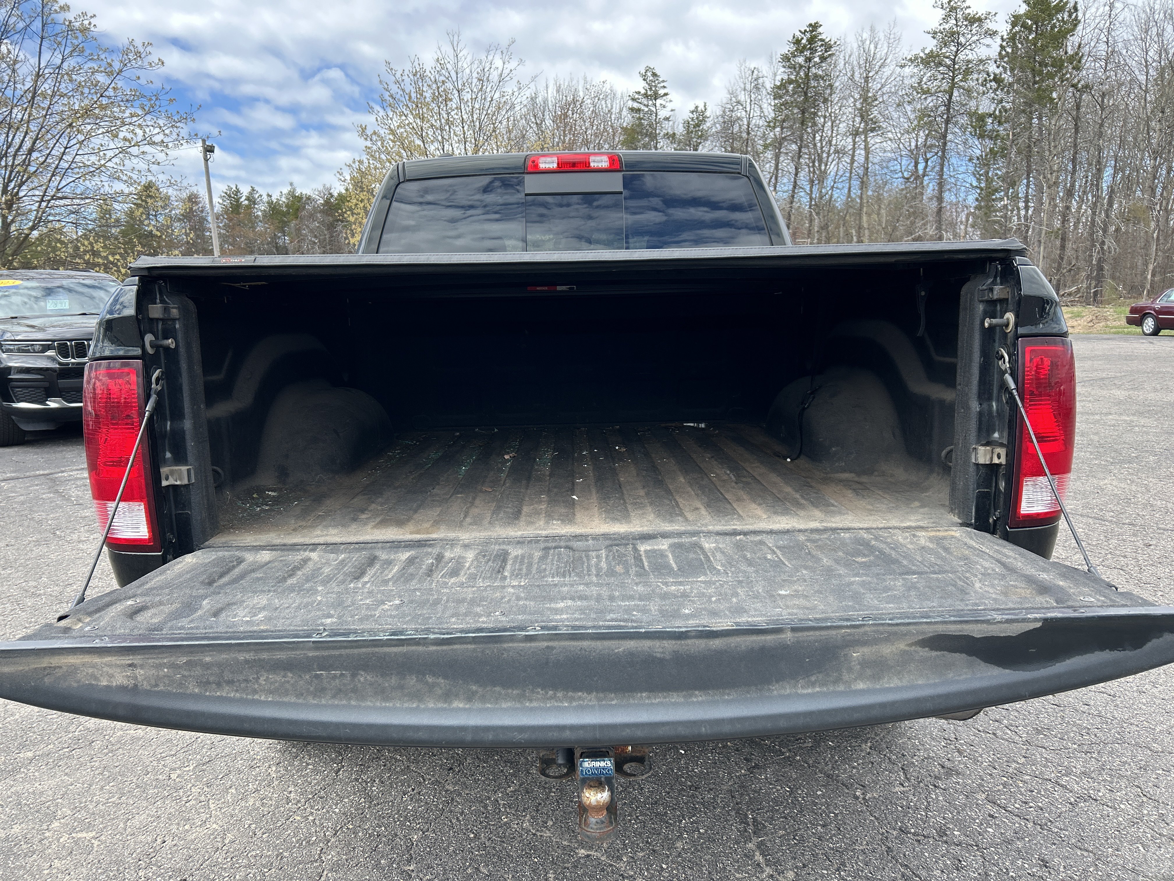 Used 2017 RAM 1500 Classic SLT AWD/4WD image 12