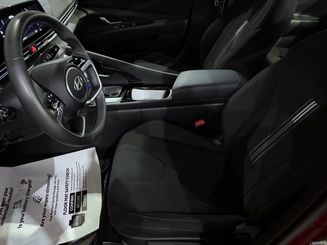 New 2025 Hyundai Elantra SEL image 11