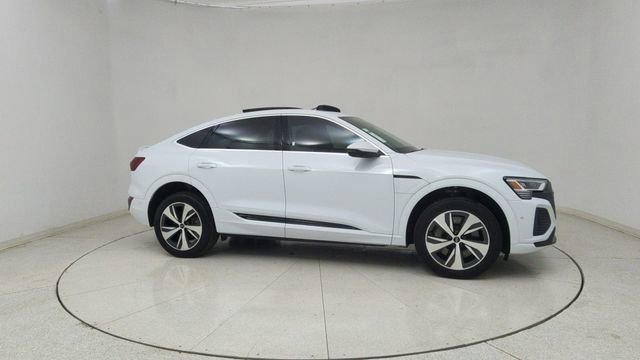 Used 2024 Audi Q8 e-tron Premium Plus w/ Premium Plus Package image 63