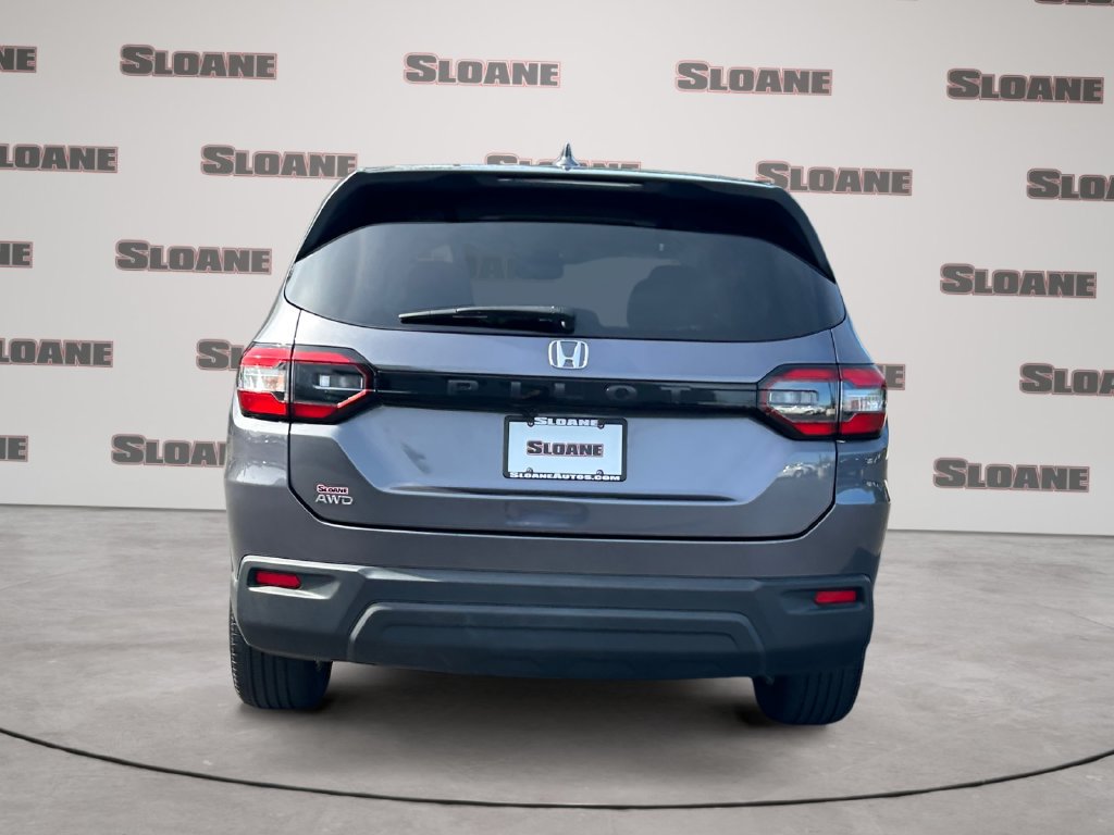 Used 2024 Honda Pilot LX image 4