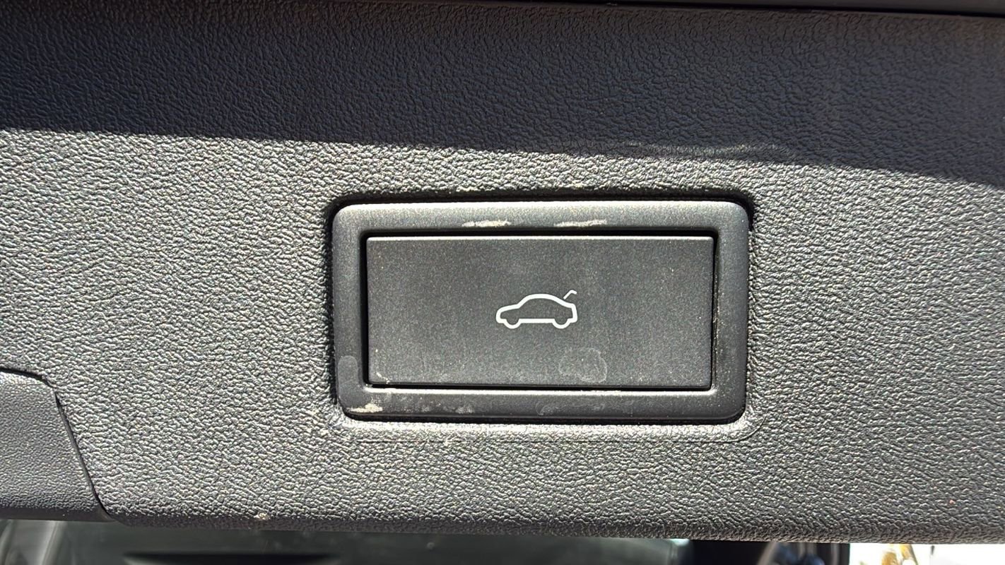 Used 2024 Volkswagen ID.4 Pro S image 8