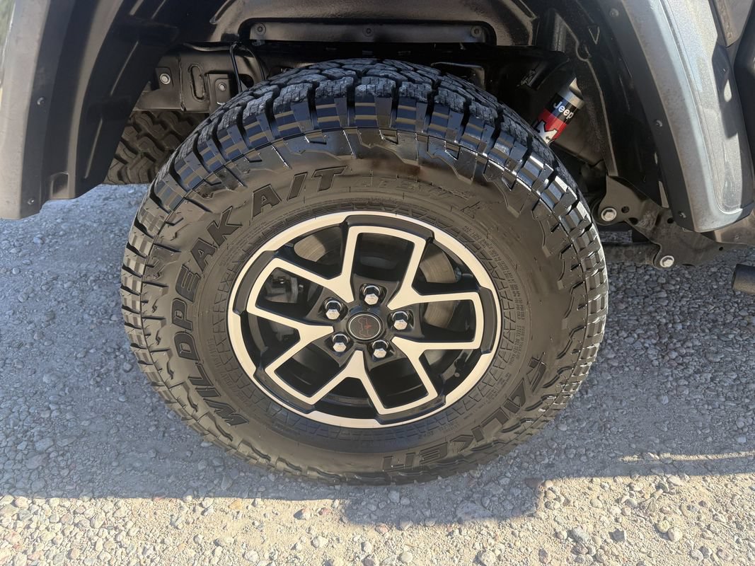 Used 2020 Jeep Gladiator Overland AWD/4WD image 11