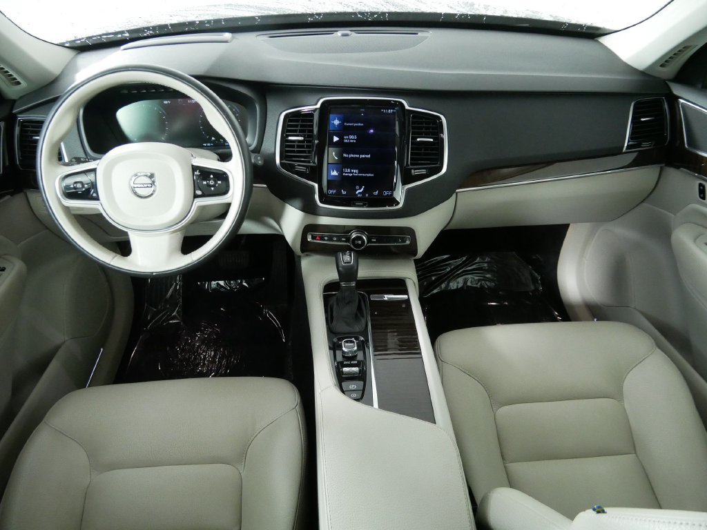 Used 2016 Volvo XC90 T6 Momentum w/ Protection Package Plus AWD/4WD image 19