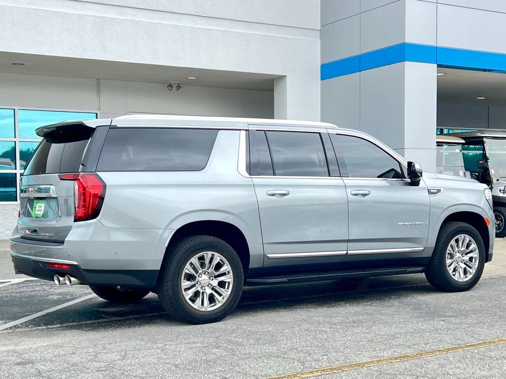 Used 2024 GMC Yukon XL Denali w/ Advanced Technology Package image 4