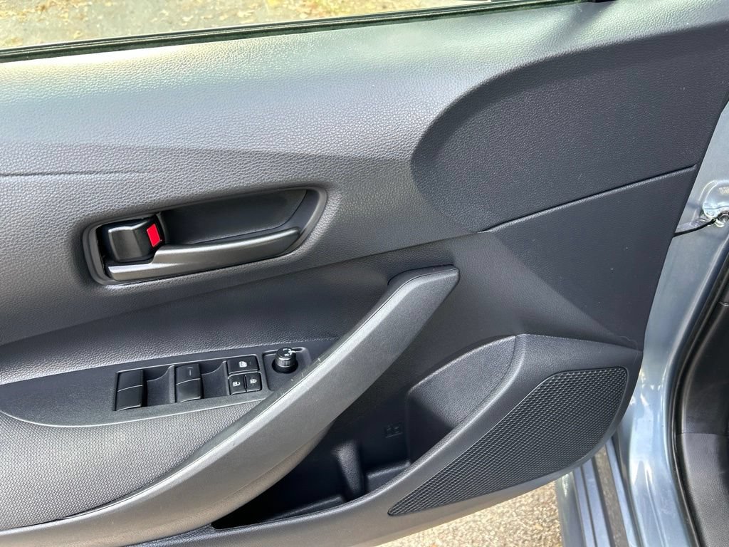 Used 2025 Toyota Corolla LE FWD image 15