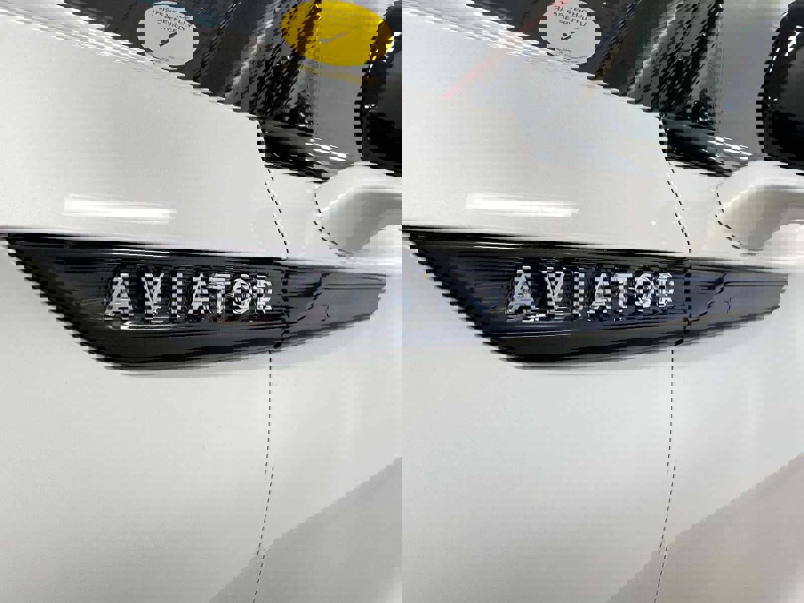 New 2026 Lincoln Aviator Reserve w/ Jet Appearance Package AWD/4WD image 14