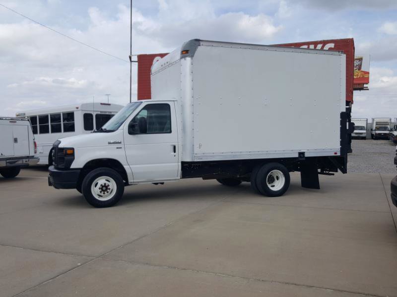 Used 2012 Ford E-350 and Econoline 350 Super Duty RWD image 2