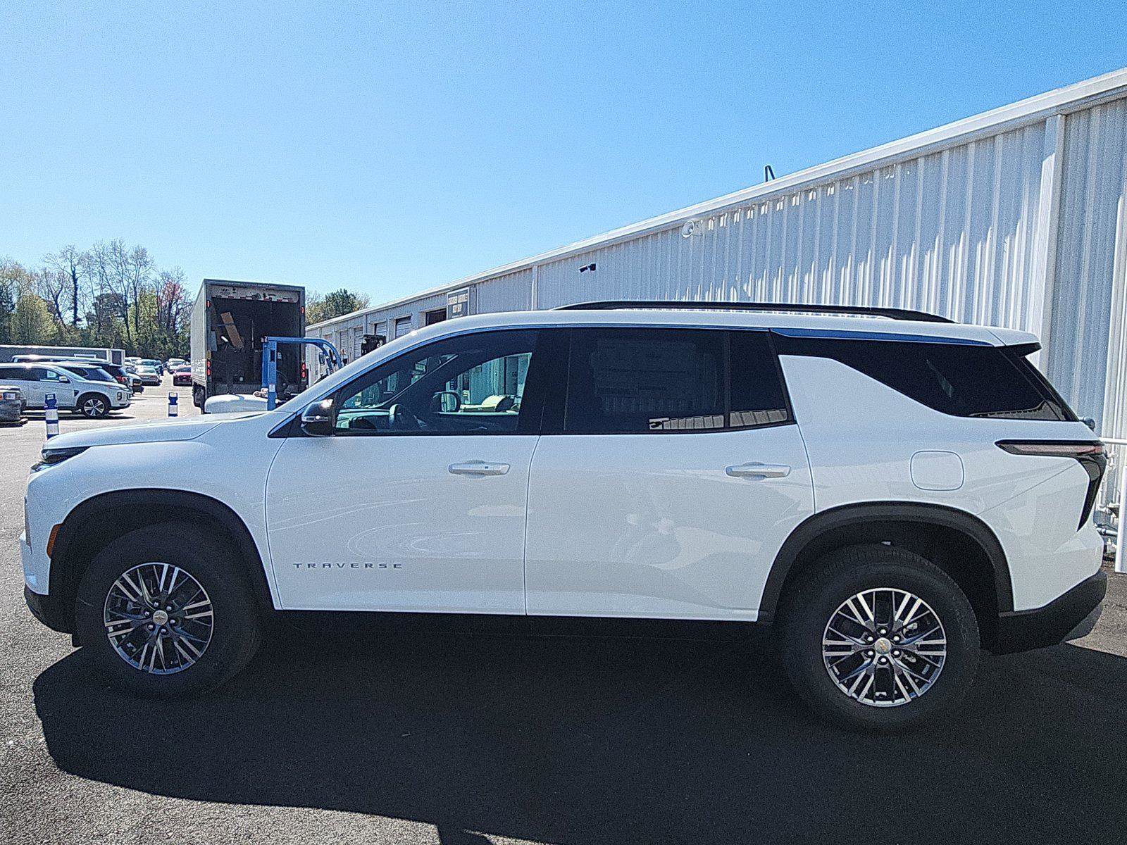New 2026 Chevrolet Traverse LT w/ LPO, Floor Liner Package FWD image 2