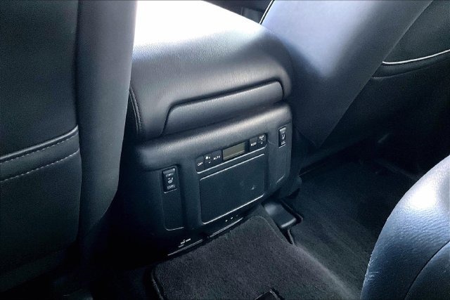 Used 2014 INFINITI QX80 4WD w/ Deluxe Touring Package image 33