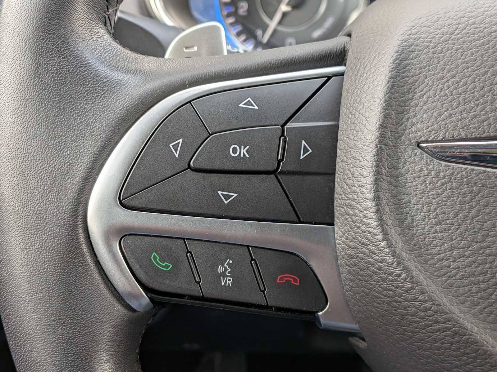 Used 2016 Chrysler 200 Limited image 22