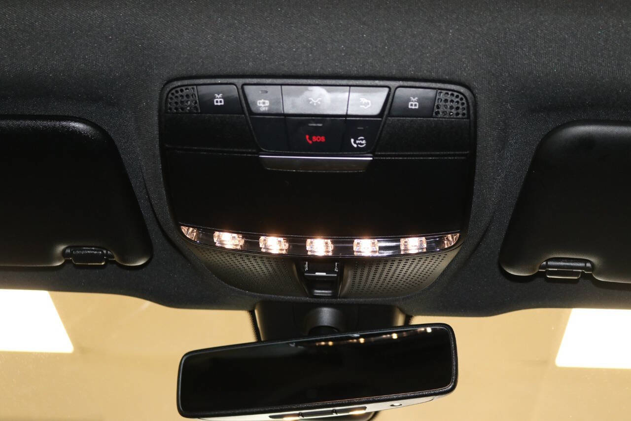 Used 2020 Mercedes-Benz E 350 Sedan image 82