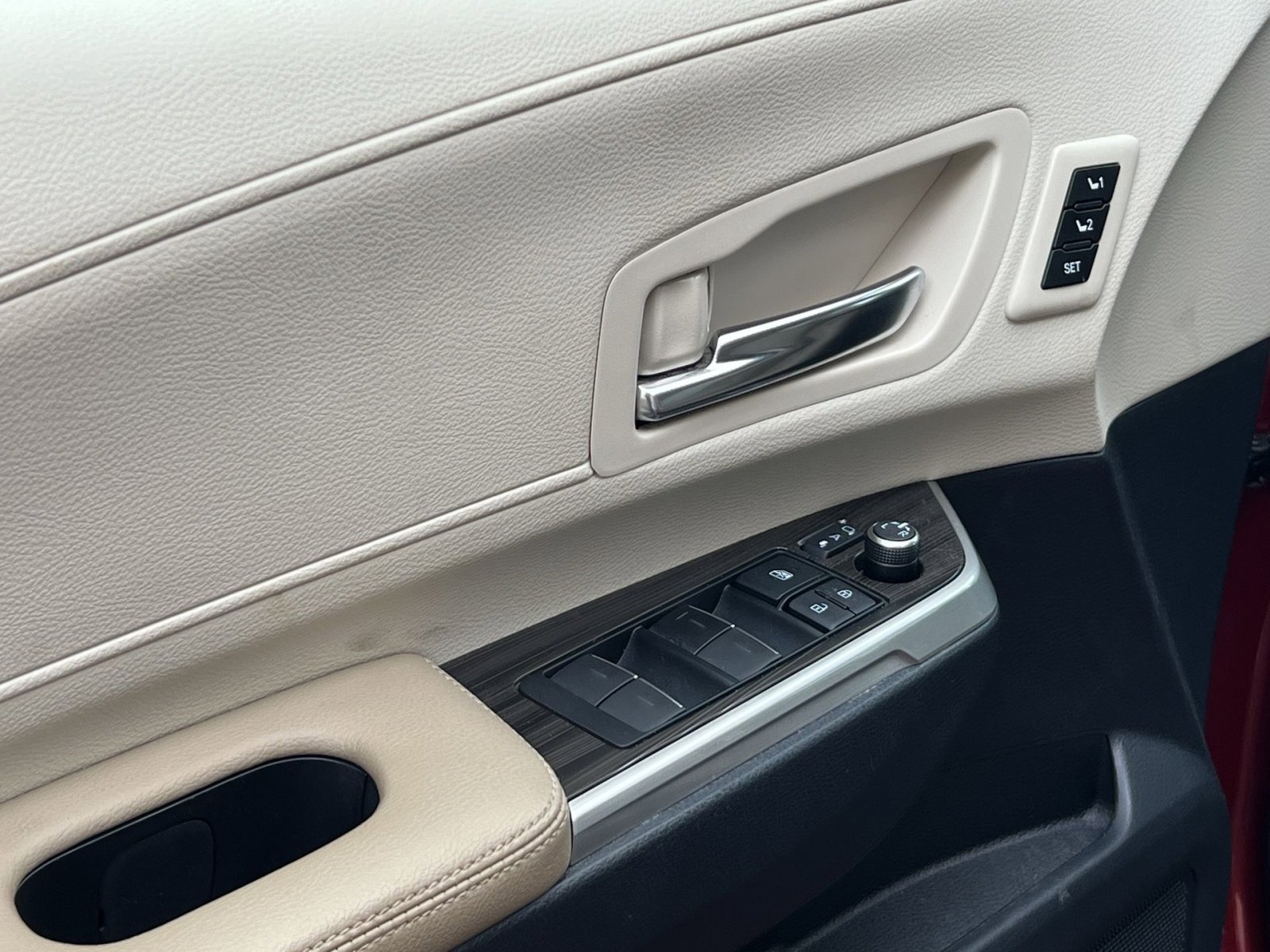 Used 2021 Toyota Sienna Limited image 14