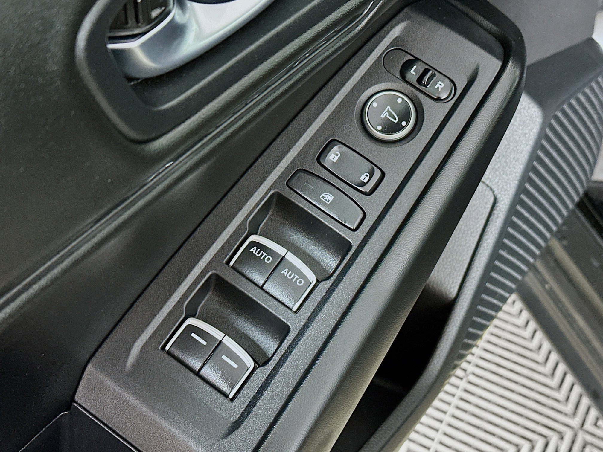 Used 2023 Honda Accord EX image 17