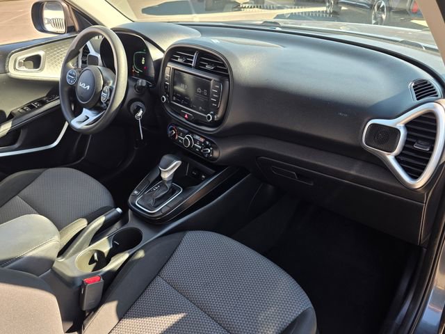 Used 2023 Kia Soul LX w/ Option Group 015 image 7