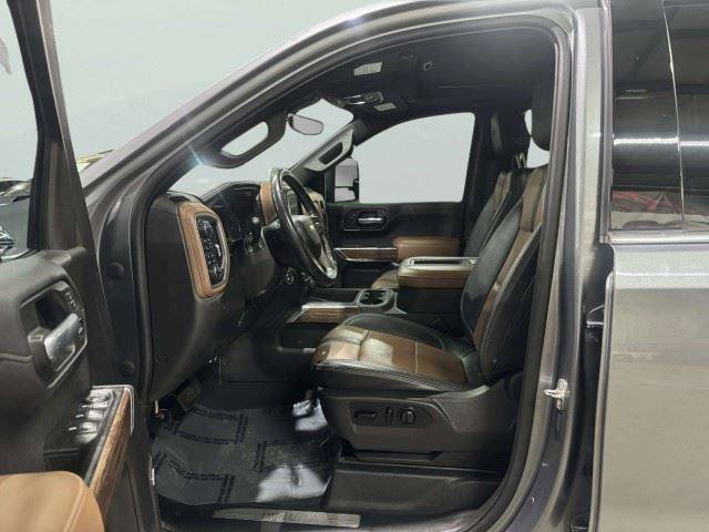 Used 2021 Chevrolet Silverado 1500 High Country w/ Technology Package AWD/4WD image 18
