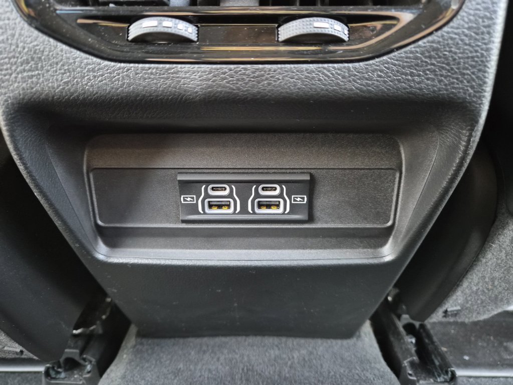 Used 2024 Jeep Grand Cherokee Laredo AWD/4WD image 30