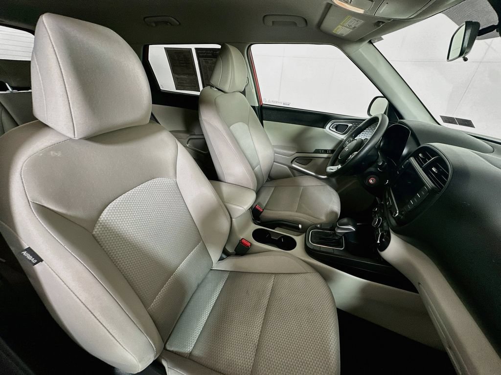 Certified 2023 Kia Soul LX FWD image 28