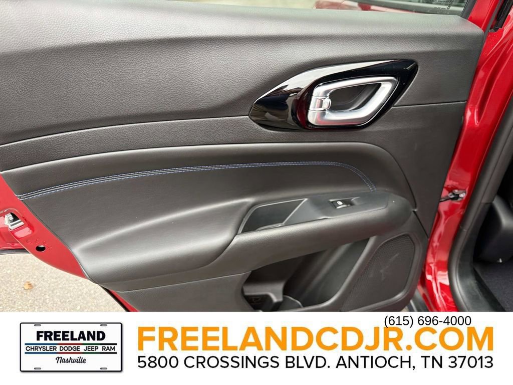 New 2026 Jeep Compass Latitude image 13