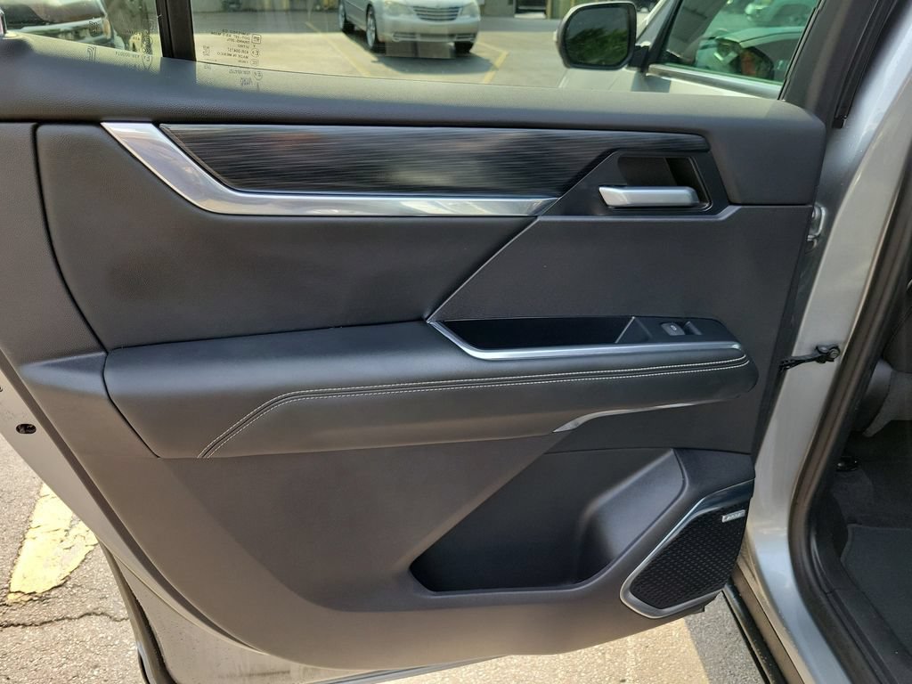 Used 2024 GMC Acadia Elevation AWD/4WD image 18