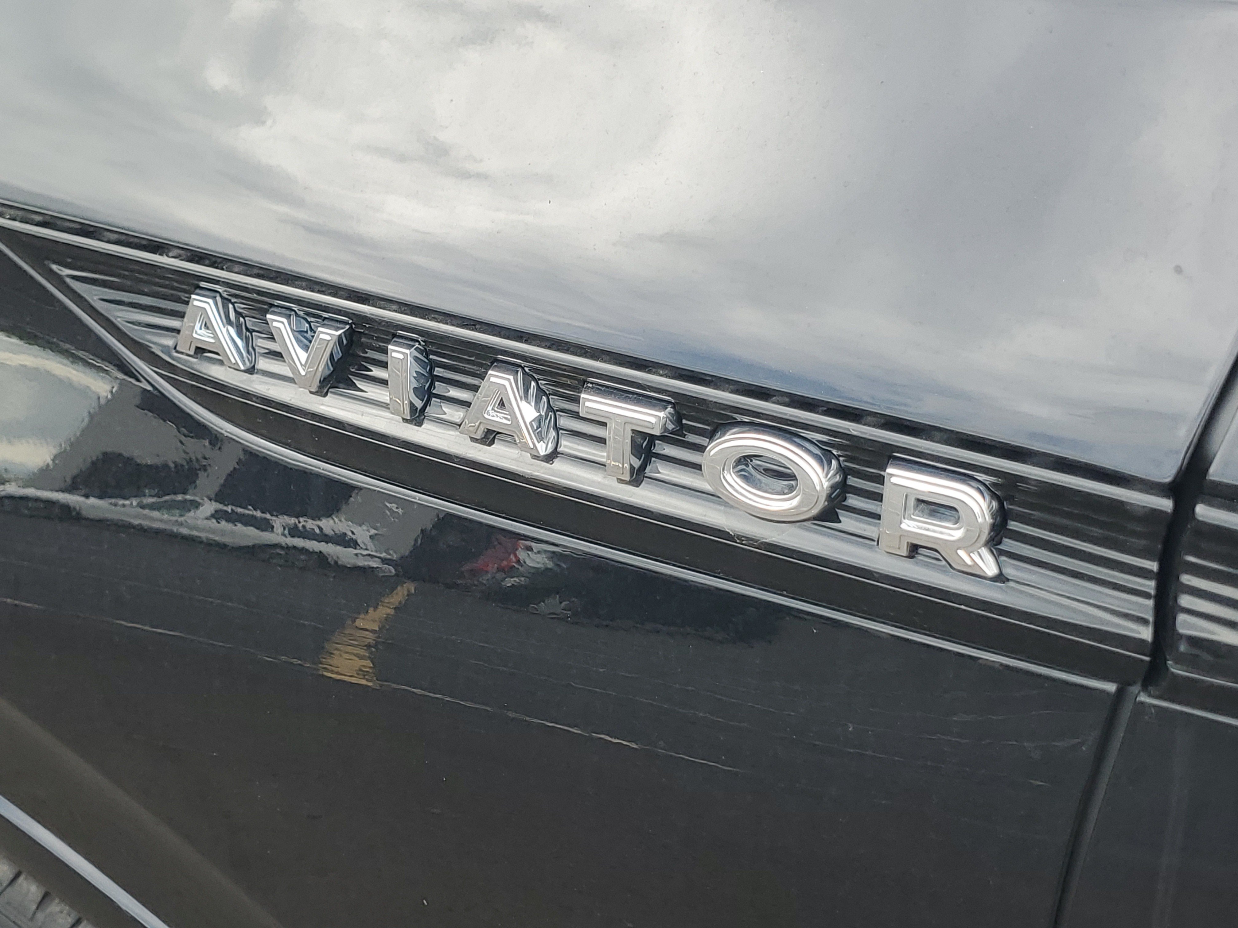 New 2026 Lincoln Aviator Reserve w/ Jet Appearance Package AWD/4WD image 7