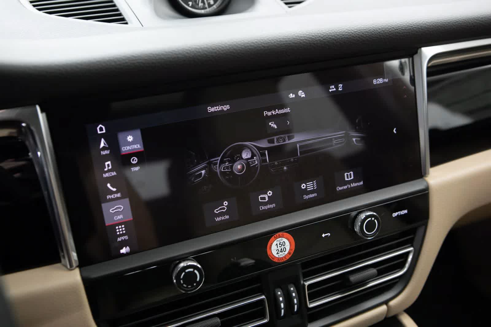Certified 2026 Porsche Macan AWD/4WD image 15